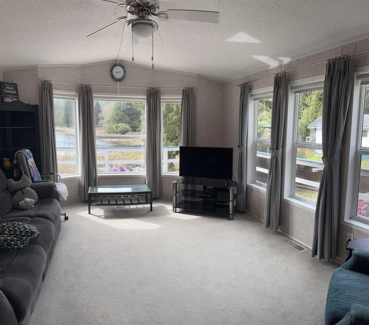 Dining Area Photo of 11 12793 Madeira Park Road, Madeira Park, BC
