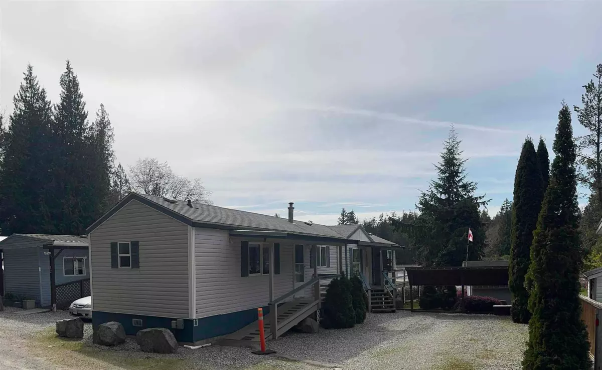 Exterior Front Photo of 11 12793 Madeira Park Road, Madeira Park, BC