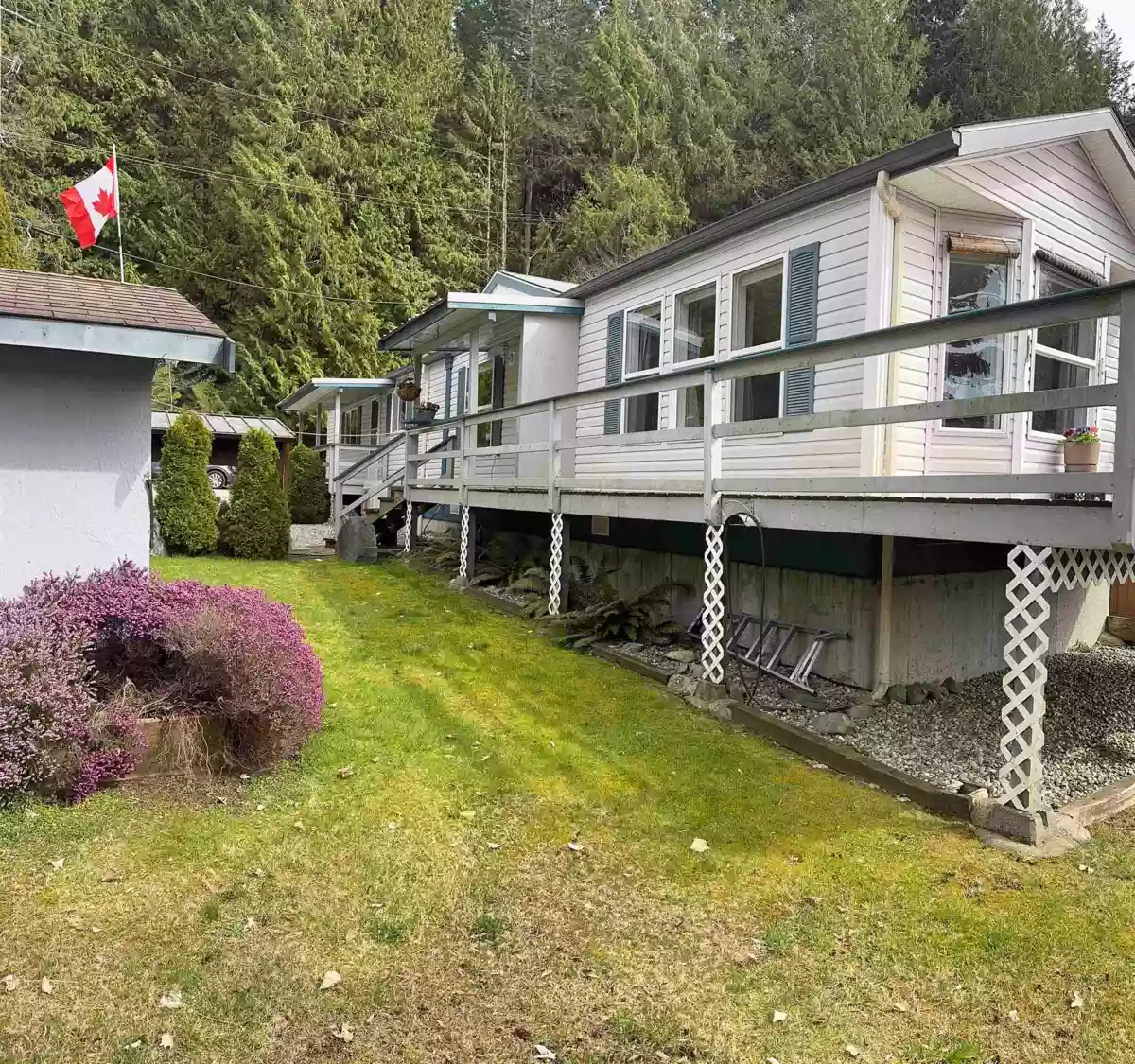 Family Room Photo of 11 12793 Madeira Park Road, Madeira Park, BC