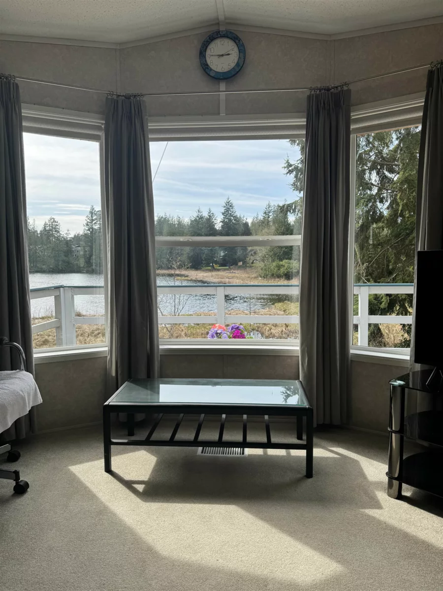 Kitchen Photo of 11 12793 Madeira Park Road, Madeira Park, BC