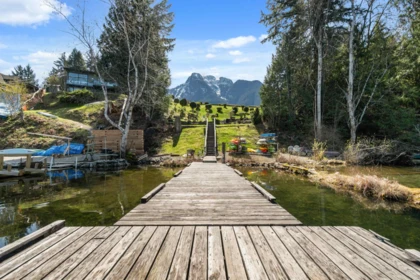 9 21293 Lakeview Crescent, Hope, BC, Hope — Single Family Residence for sale