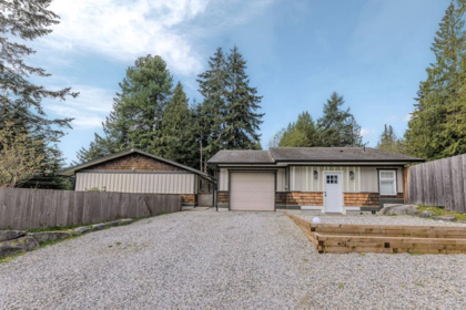8116 Alderwood Road, Halfmoon Bay, BC, Halfmoon bay — Single Family Residence for sale