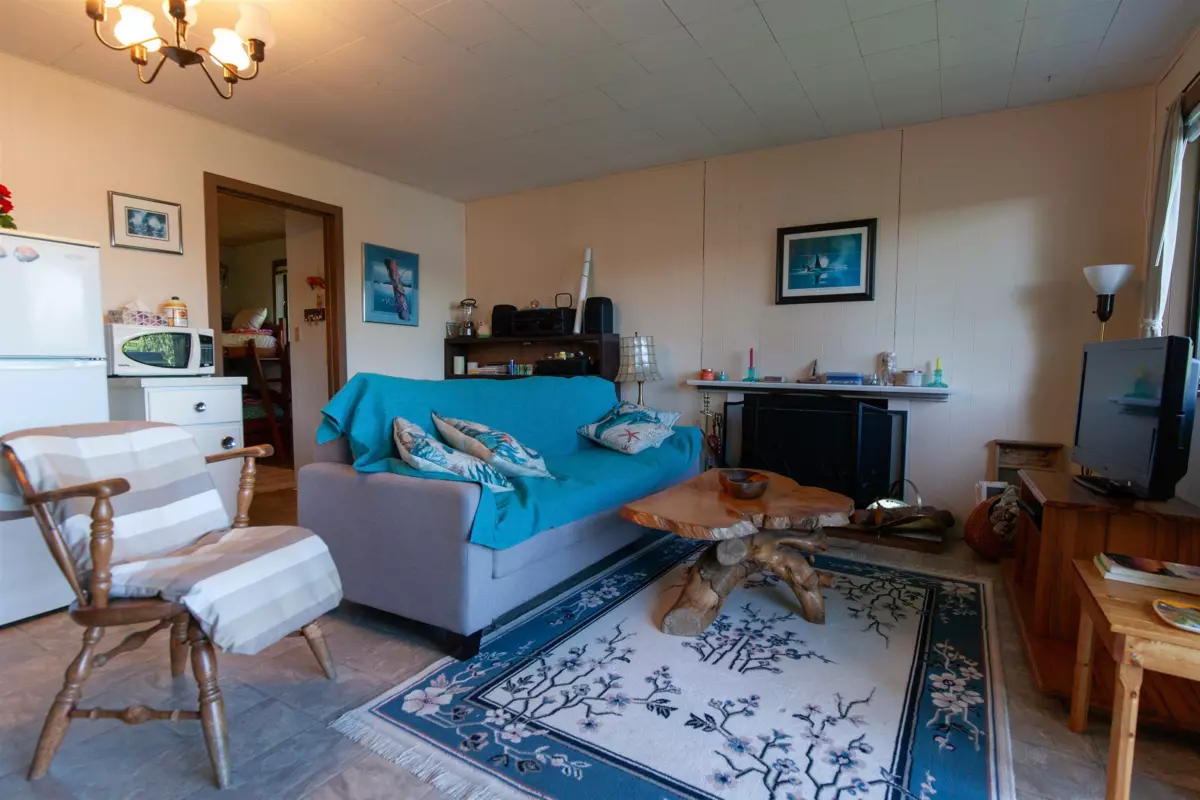 Basement Recreation Room Photo of 706 Horton Bay Road, Mayne Island, BC