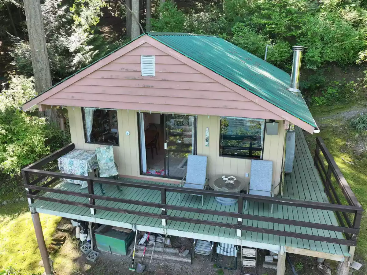 Family Room Photo of 706 Horton Bay Road, Mayne Island, BC