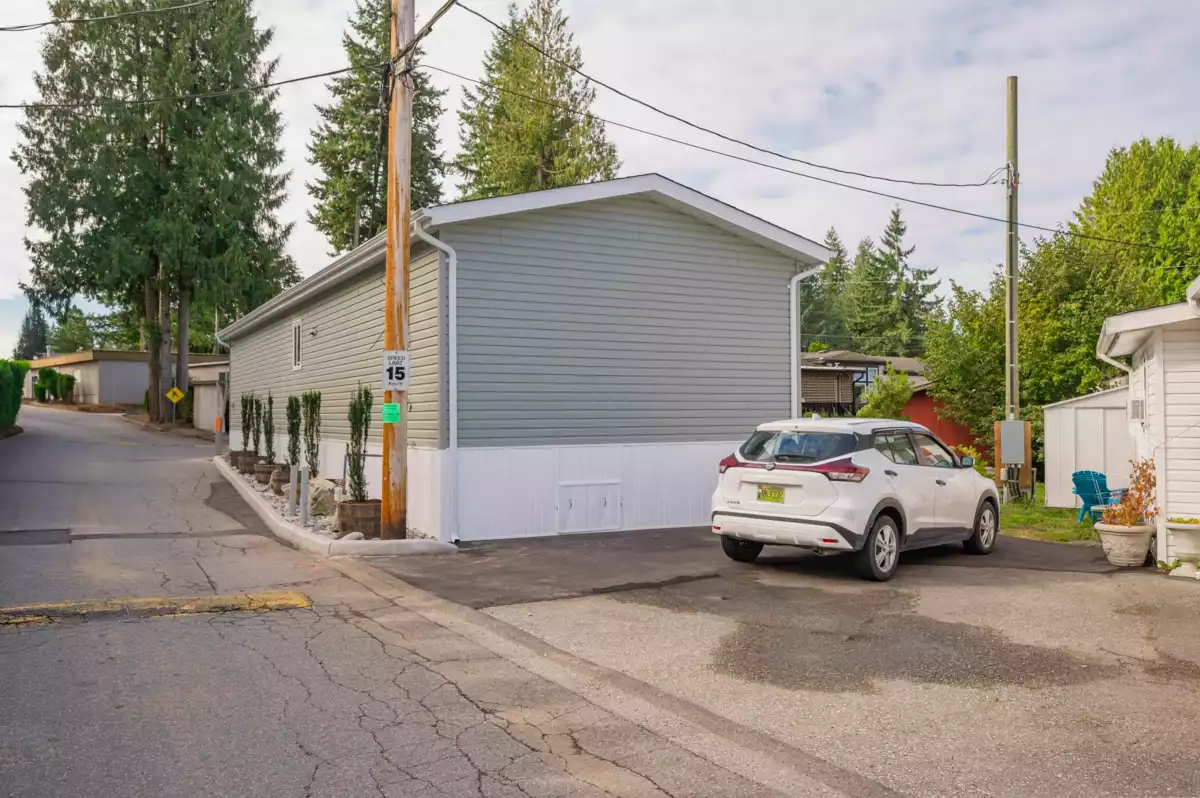 Family Room Photo of 19 24330 Fraser Highway, Langley, BC