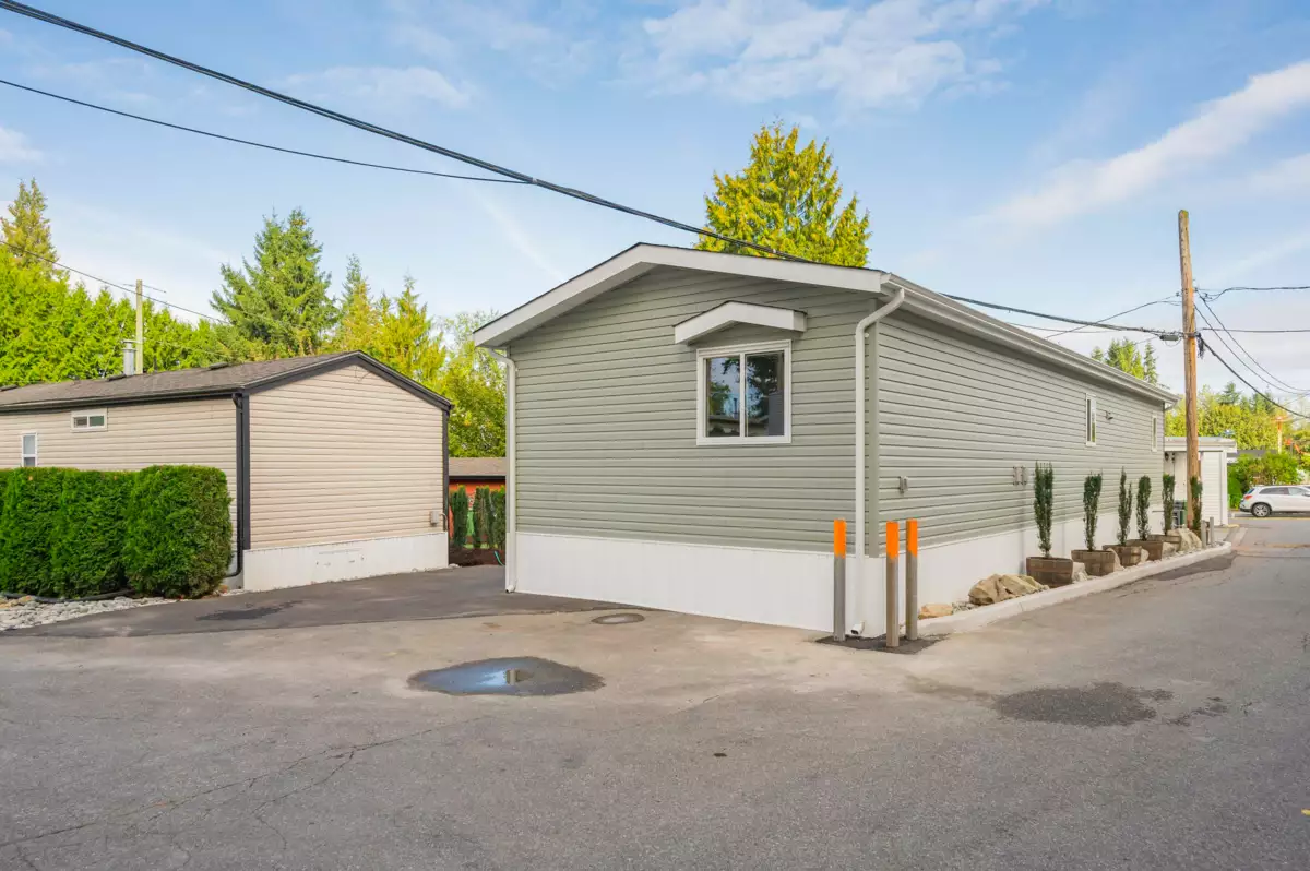 Living Room Photo of 19 24330 Fraser Highway, Langley, BC