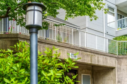 404 2733 Atlin Place, Coquitlam, BC, Coquitlam — Apartment/Condo for sale