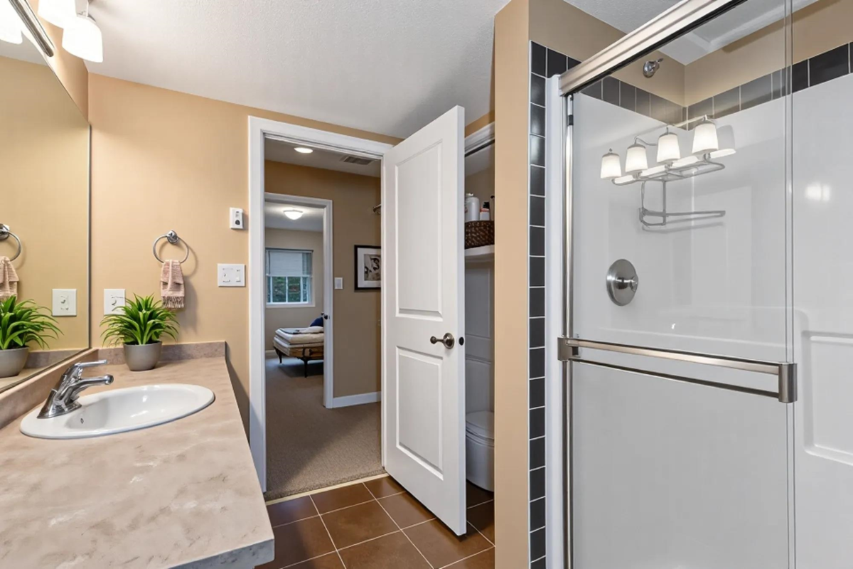Kitchen Island Photo of 104 2038 Sandalwood Crescent, Abbotsford, BC