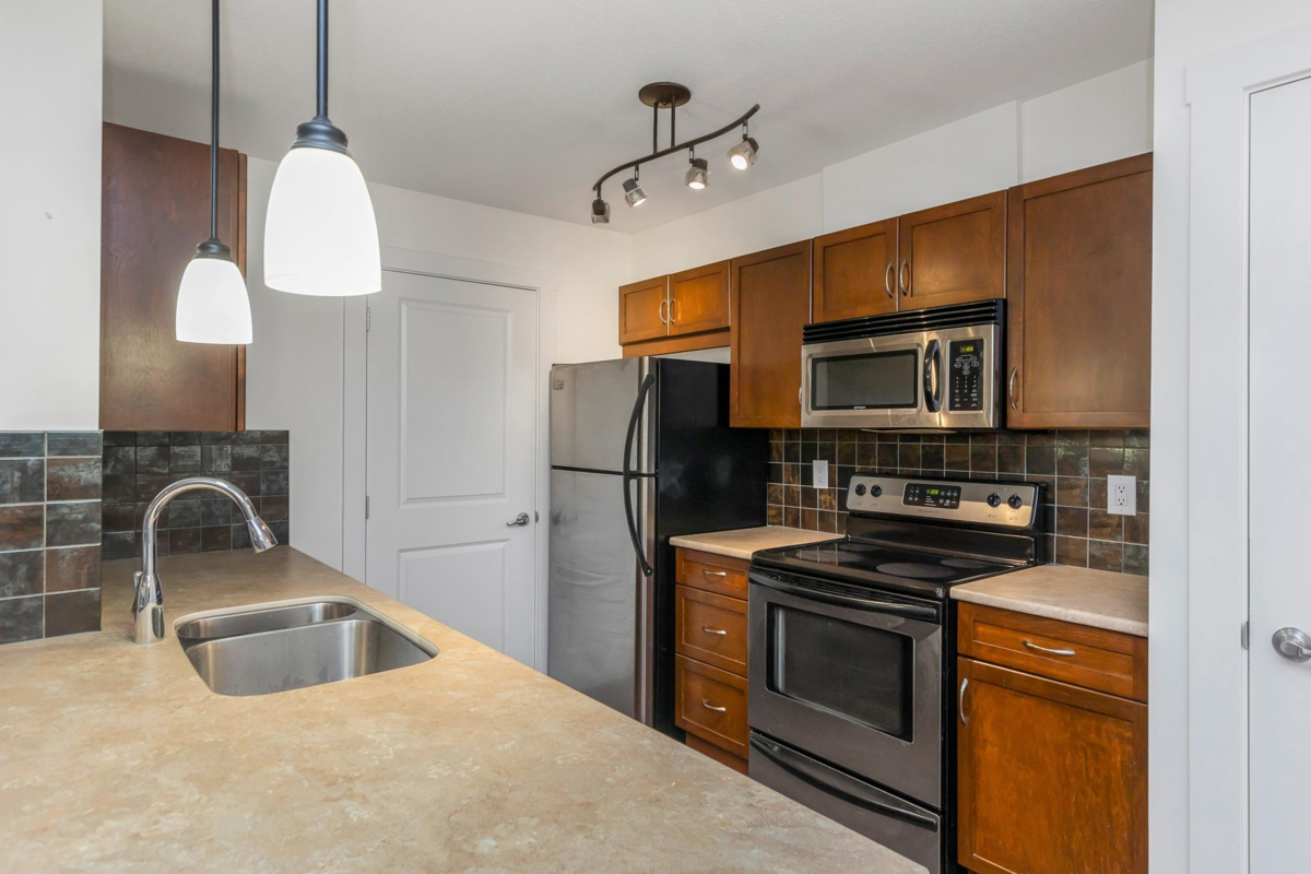 Mudroom Photo of 104 2038 Sandalwood Crescent, Abbotsford, BC