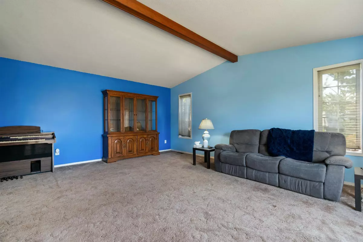 Dining Area Photo of 6442 Swanson Street, Chilliwack, BC