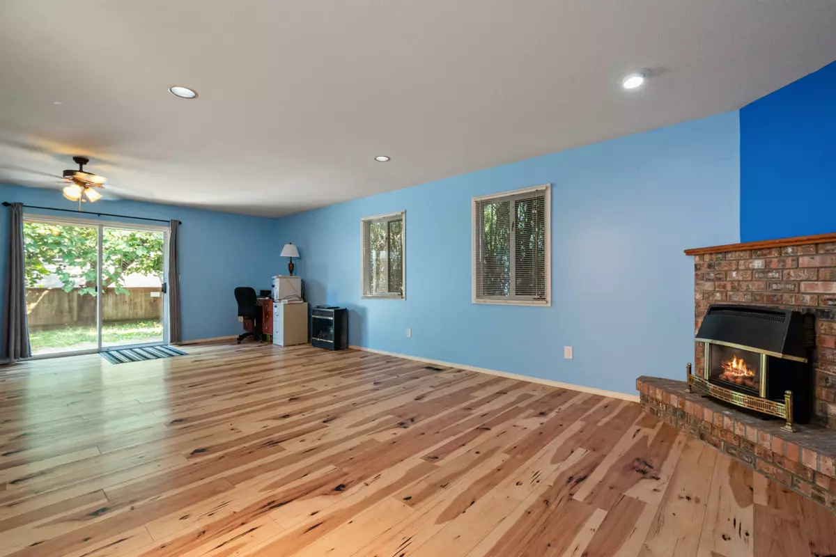 Laundry Room Photo of 6442 Swanson Street, Chilliwack, BC