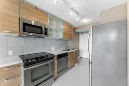2506 9981 Whalley Boulevard, Surrey, BC, Surrey — Apartment/Condo for sale