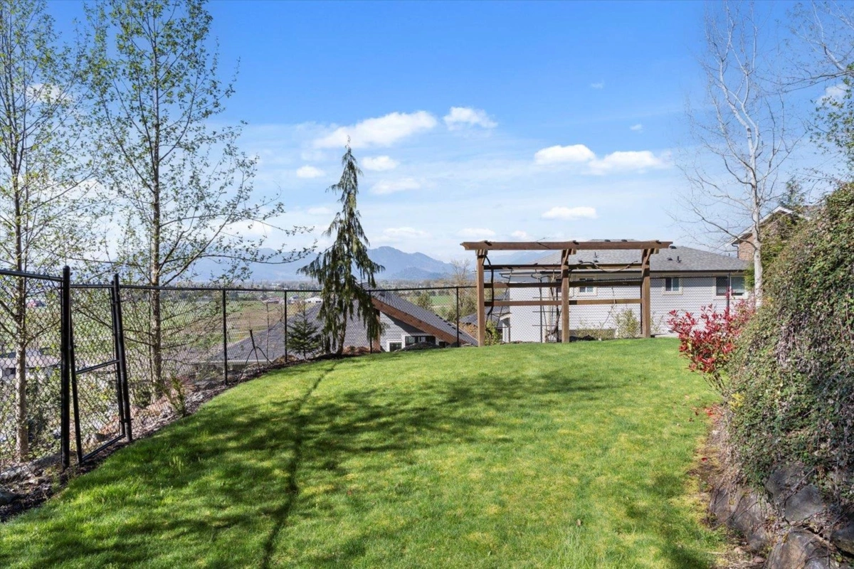 Kitchen Island Photo of 55 50778 Ledgestone Place, Chilliwack, BC
