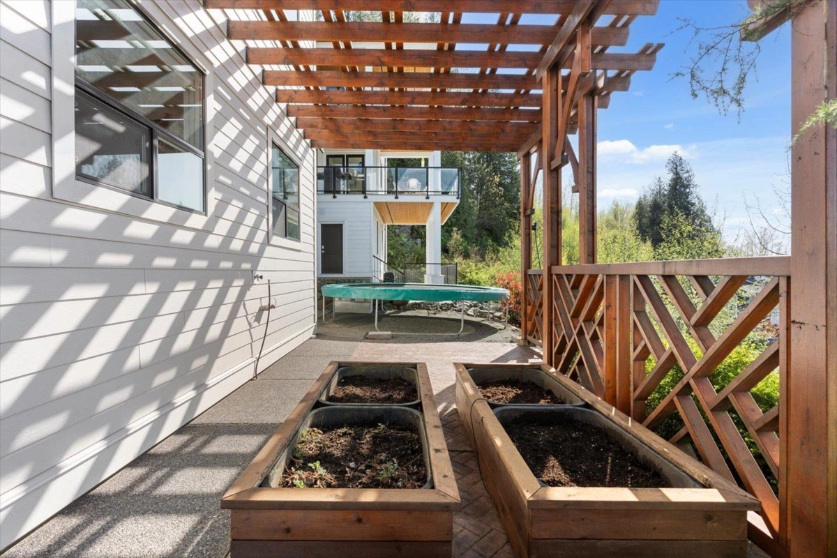 Outdoor Kitchen Photo of 55 50778 Ledgestone Place, Chilliwack, BC