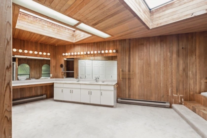 Guest Bathroom Photo of 4523 King Edward Place, Delta, BC