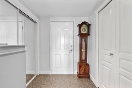 1405 3071 Glen Drive, Coquitlam, BC, Coquitlam — Apartment/Condo for sale