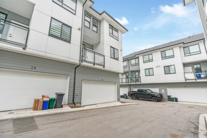 Front Yard Photo of 37 12635 63 Avenue, Surrey, BC