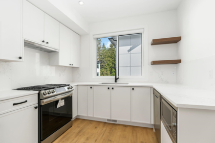 Primary Bathroom Photo of 37 12635 63 Avenue, Surrey, BC