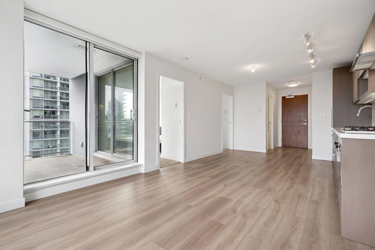 Kitchen Photo of 1512 13696 100 Avenue, Surrey, BC