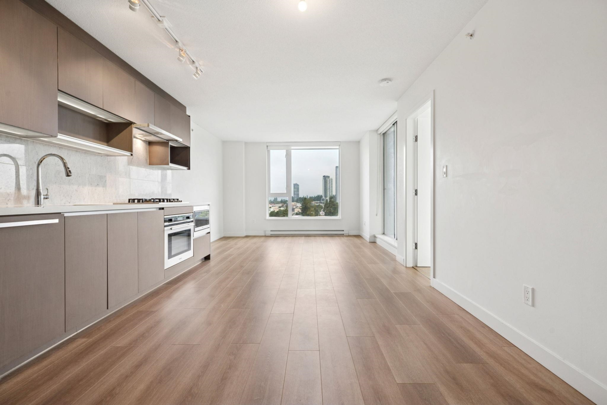 Living Room Photo of 1512 13696 100 Avenue, Surrey, BC