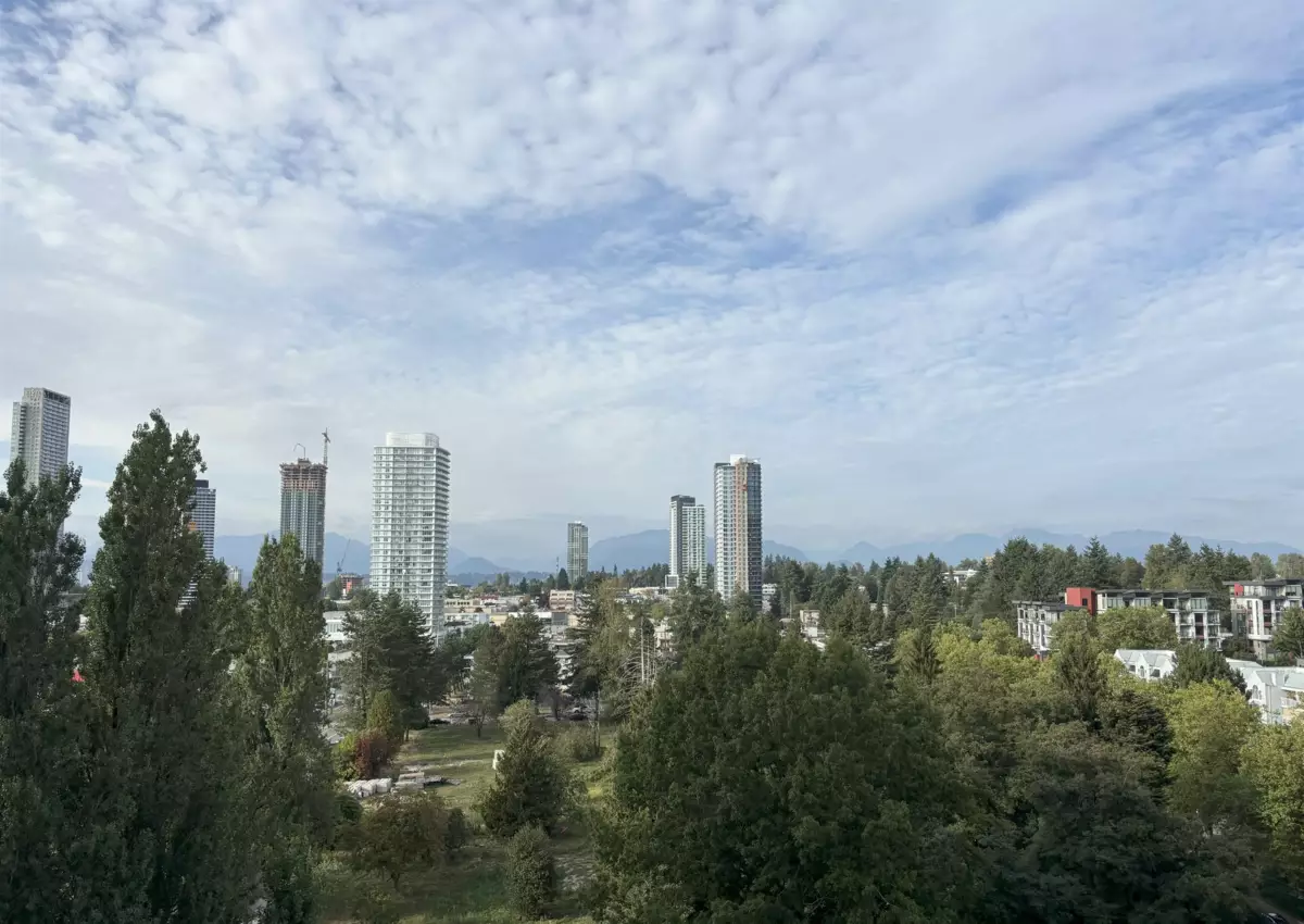 Pantry Photo of 1512 13696 100 Avenue, Surrey, BC