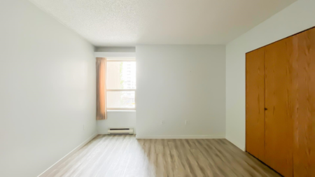 425 9847 Manchester Drive, Burnaby, BC, Burnaby — Apartment/Condo for sale