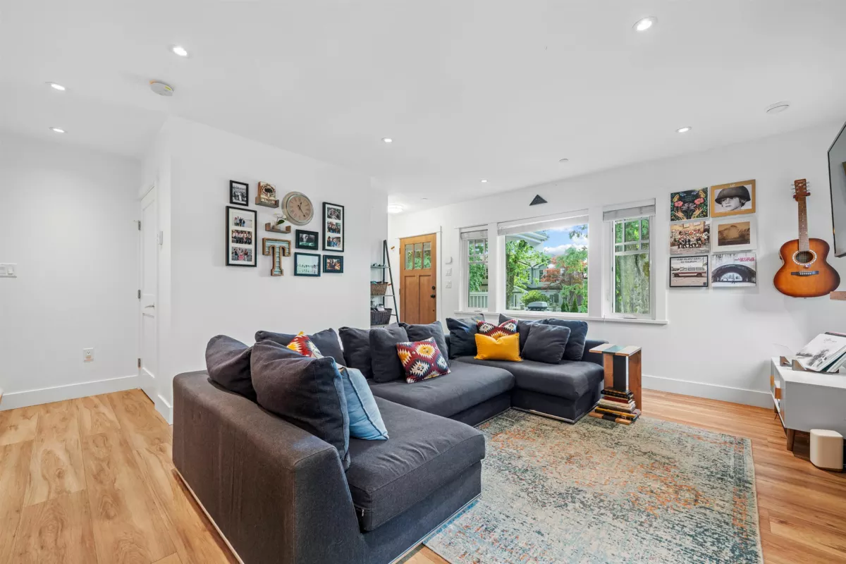 Dining Area Photo of 1033 E 21st Avenue, Vancouver, BC