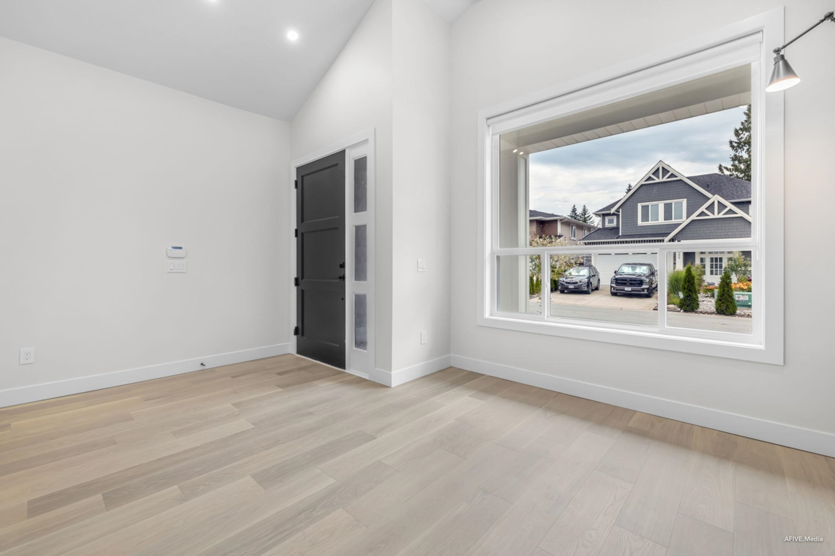 Kitchen Island Photo of 862 Willow Place, Harrison Hot Springs, BC