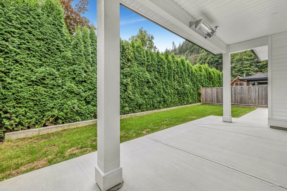 Neighborhood Park Photo Near 862 Willow Place, Harrison Hot Springs, BC