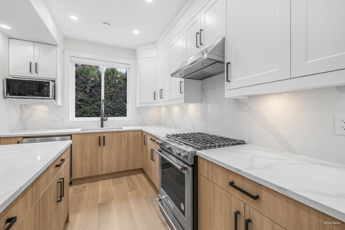 Office / Den Photo of 862 Willow Place, Harrison Hot Springs, BC