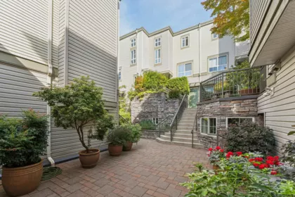 11 2375 W Broadway, Vancouver, BC, Vancouver — Townhouse for sale