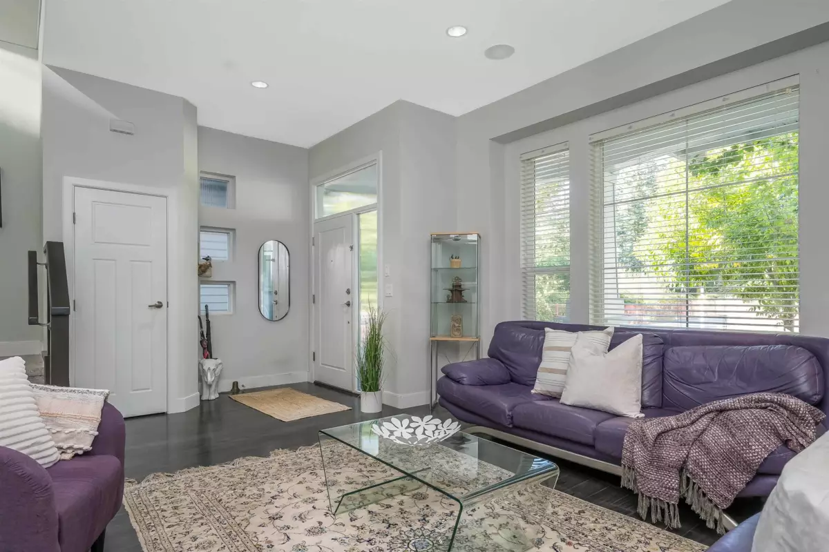 Family Room Photo of 16772 23 Avenue, Surrey, BC