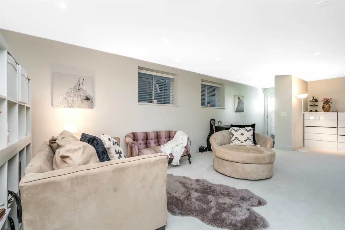 Front Yard Photo of 16772 23 Avenue, Surrey, BC