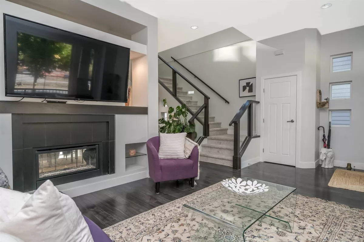 Kitchen Photo of 16772 23 Avenue, Surrey, BC