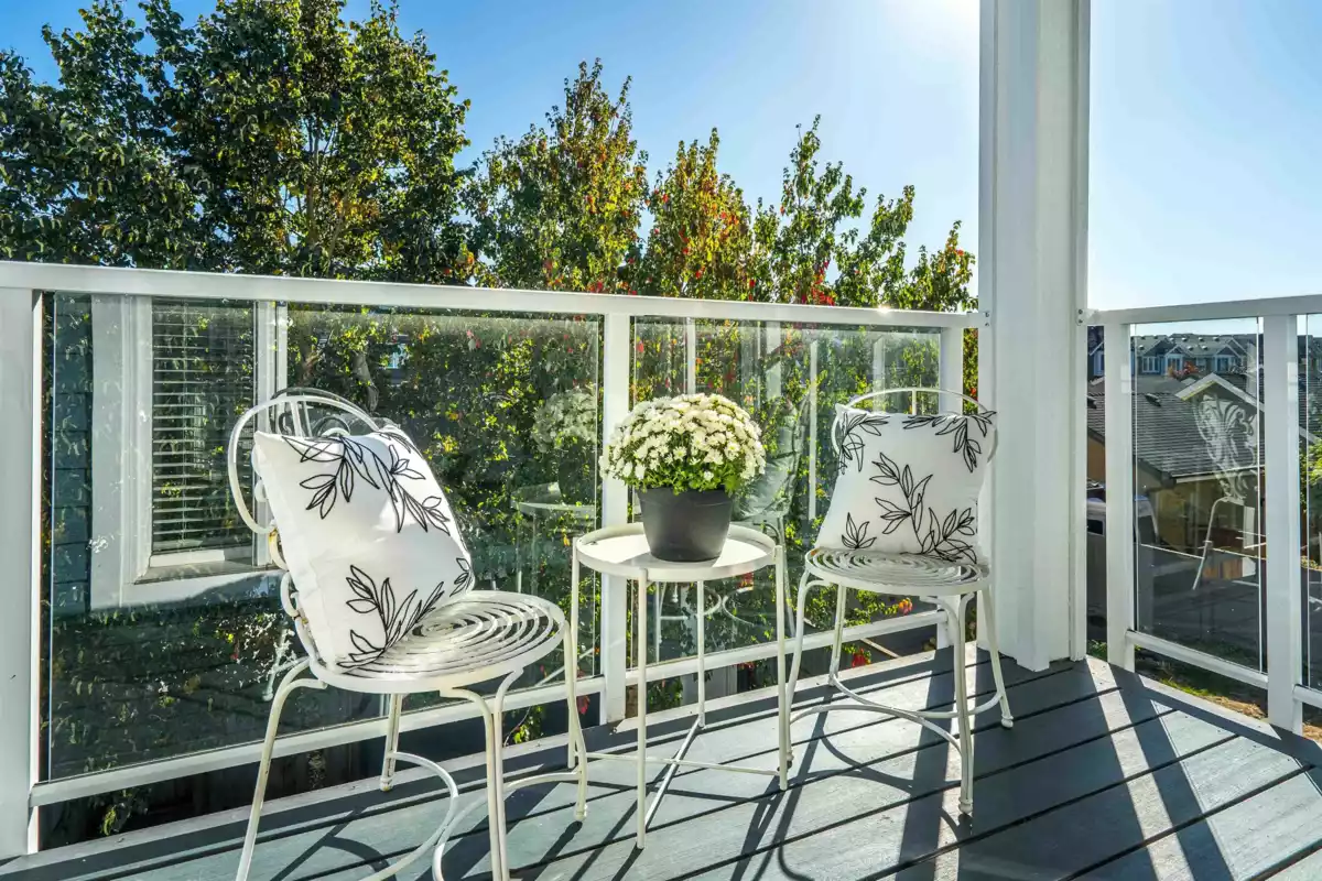 Staircase Photo of 16772 23 Avenue, Surrey, BC