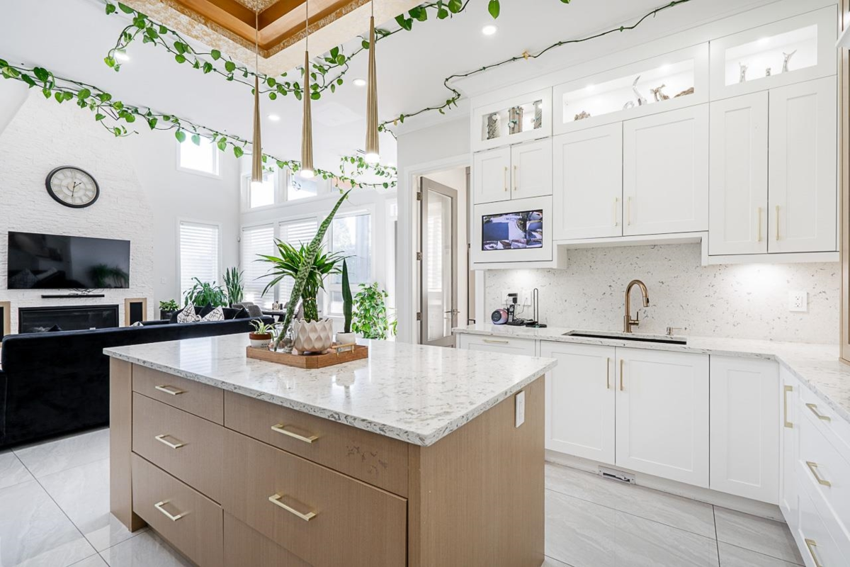 Primary Bathroom Photo of 23842 Old Yale Road, Langley, BC