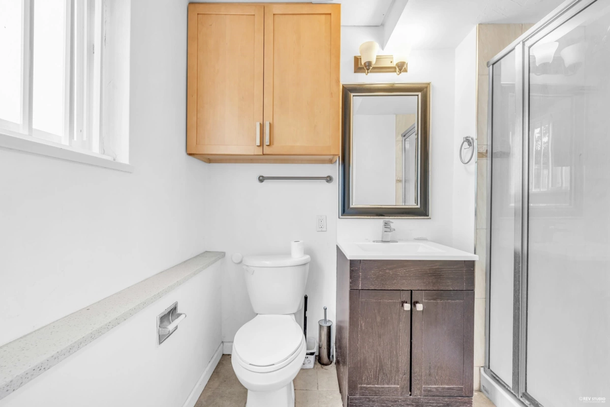 Entry Foyer Photo of 2056 W 29th Avenue, Vancouver, BC