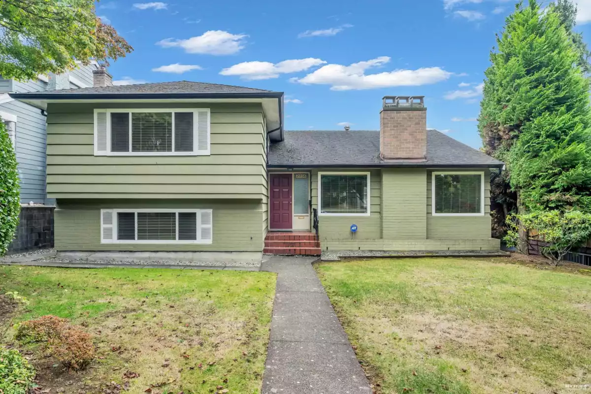 Front Yard Photo of 2056 W 29th Avenue, Vancouver, BC