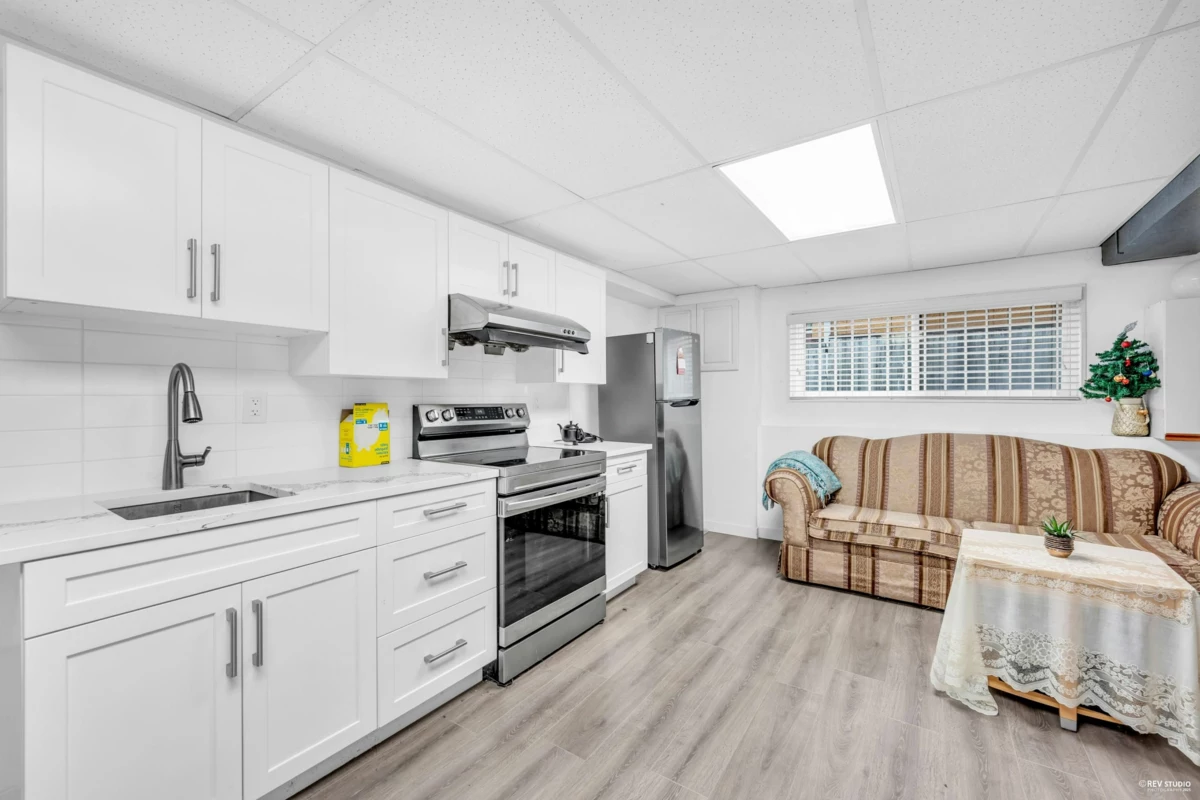 Hallway Photo of 2056 W 29th Avenue, Vancouver, BC