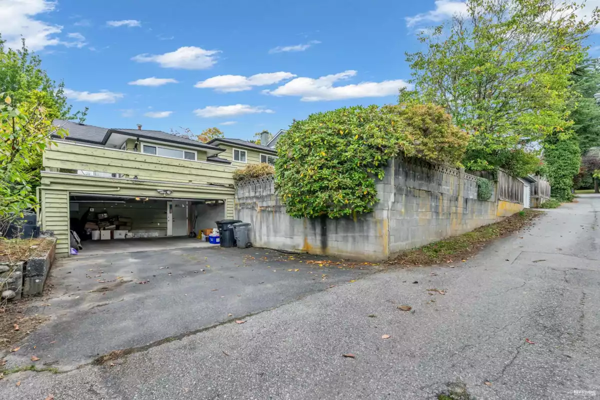 Neighborhood Park Photo Near 2056 W 29th Avenue, Vancouver, BC