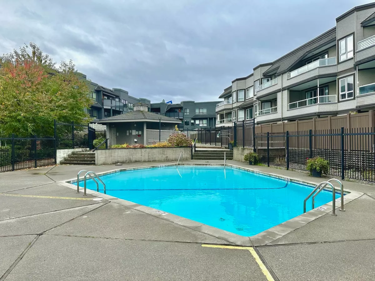 Outdoor Patio Photo of 1 1860 Southmere East Crescent, Surrey, BC