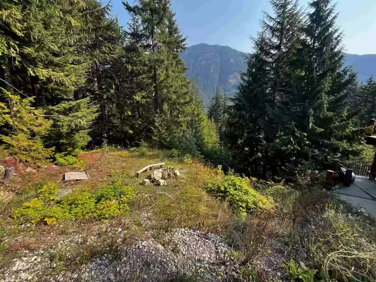 Exterior Front Photo of 14970 Parkview Avenue, Sunshine Valley, BC