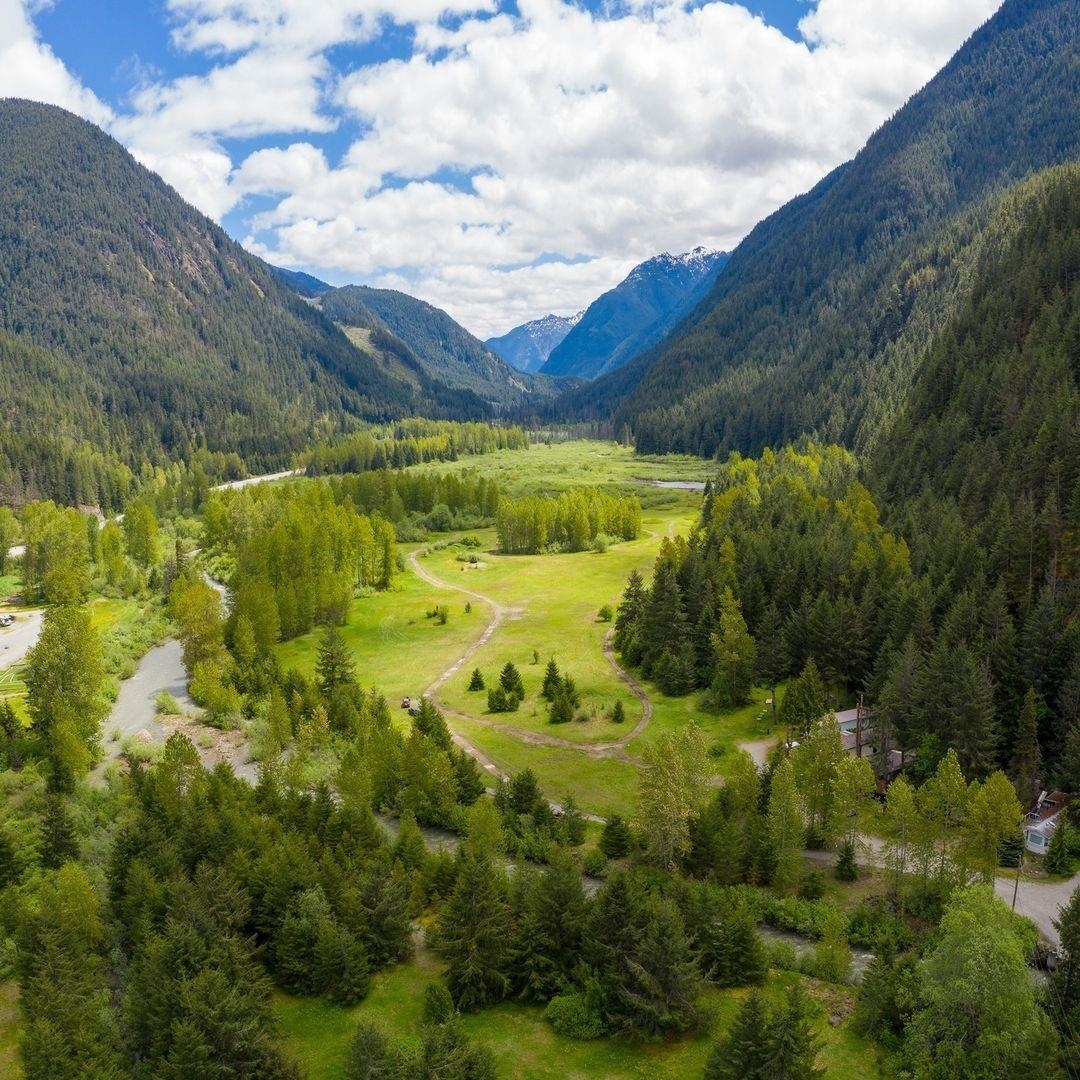 Hallway Photo of 14970 Parkview Avenue, Sunshine Valley, BC