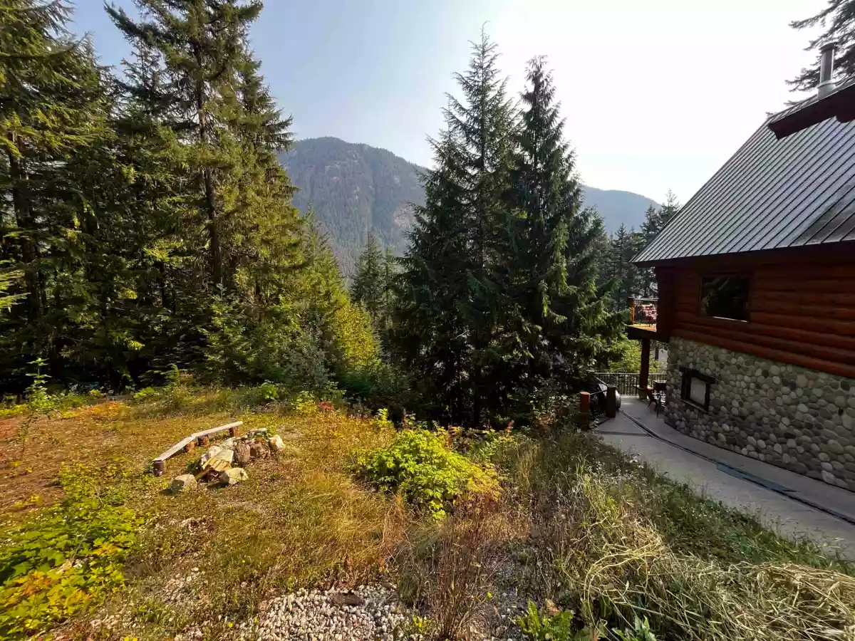Living Room Photo of 14970 Parkview Avenue, Sunshine Valley, BC