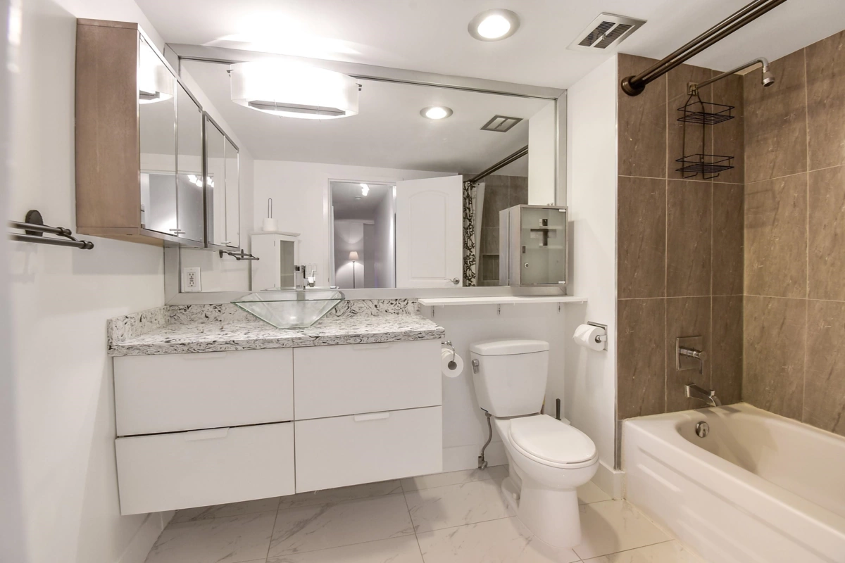 Bedroom 3 Photo of 307 1320 Fir Street, White Rock, BC