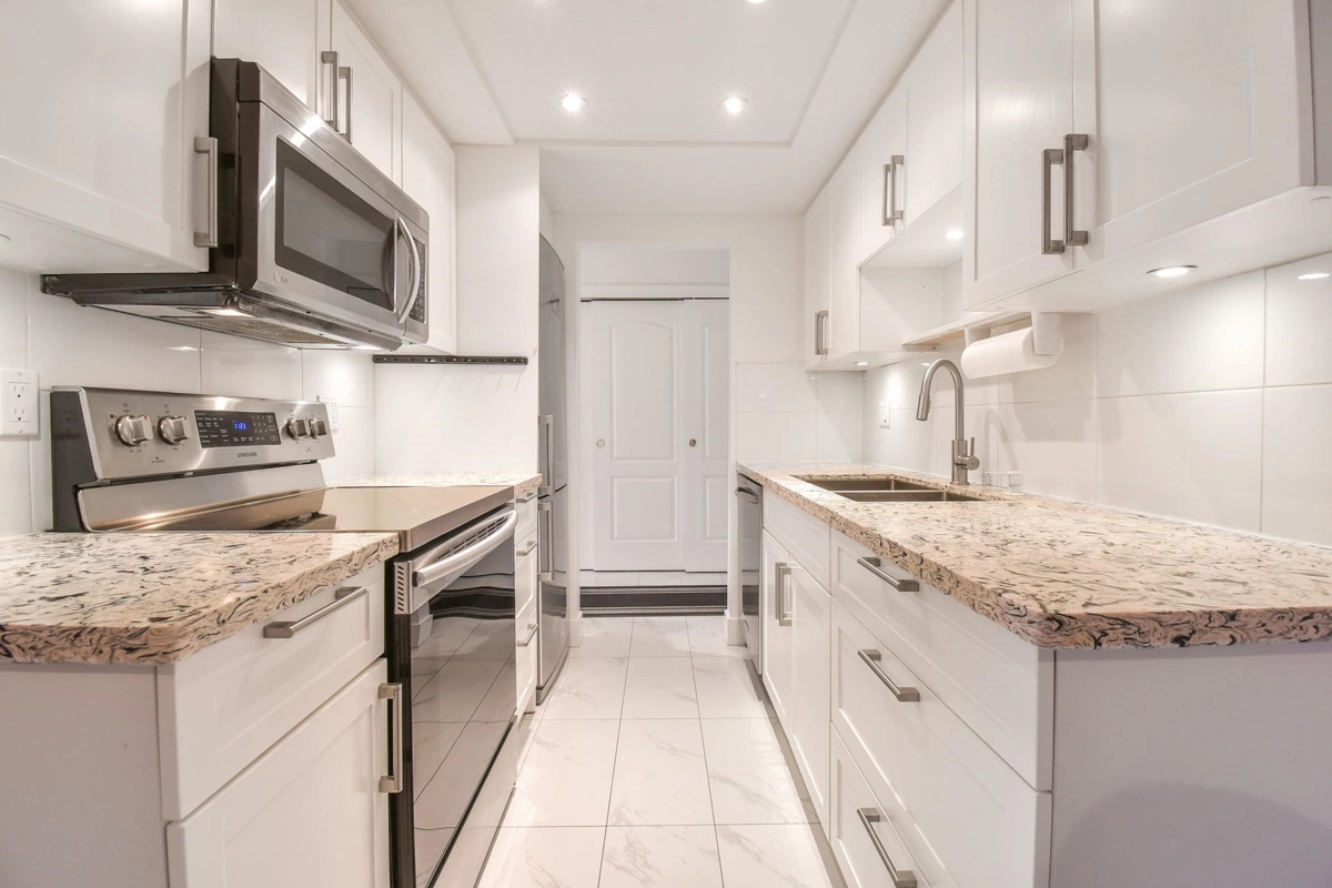 Breakfast Nook Photo of 307 1320 Fir Street, White Rock, BC
