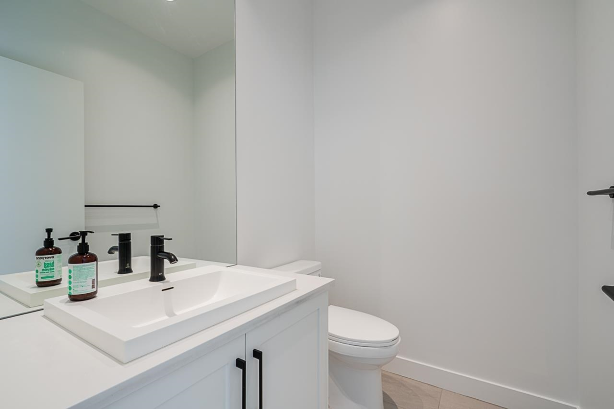 Mudroom Photo of 9 7127 193a Street, Surrey, BC