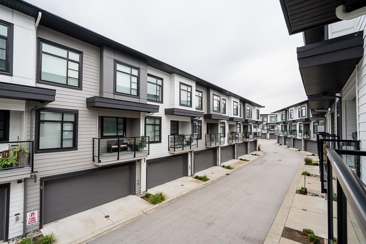 Outdoor Kitchen Photo of 9 7127 193a Street, Surrey, BC