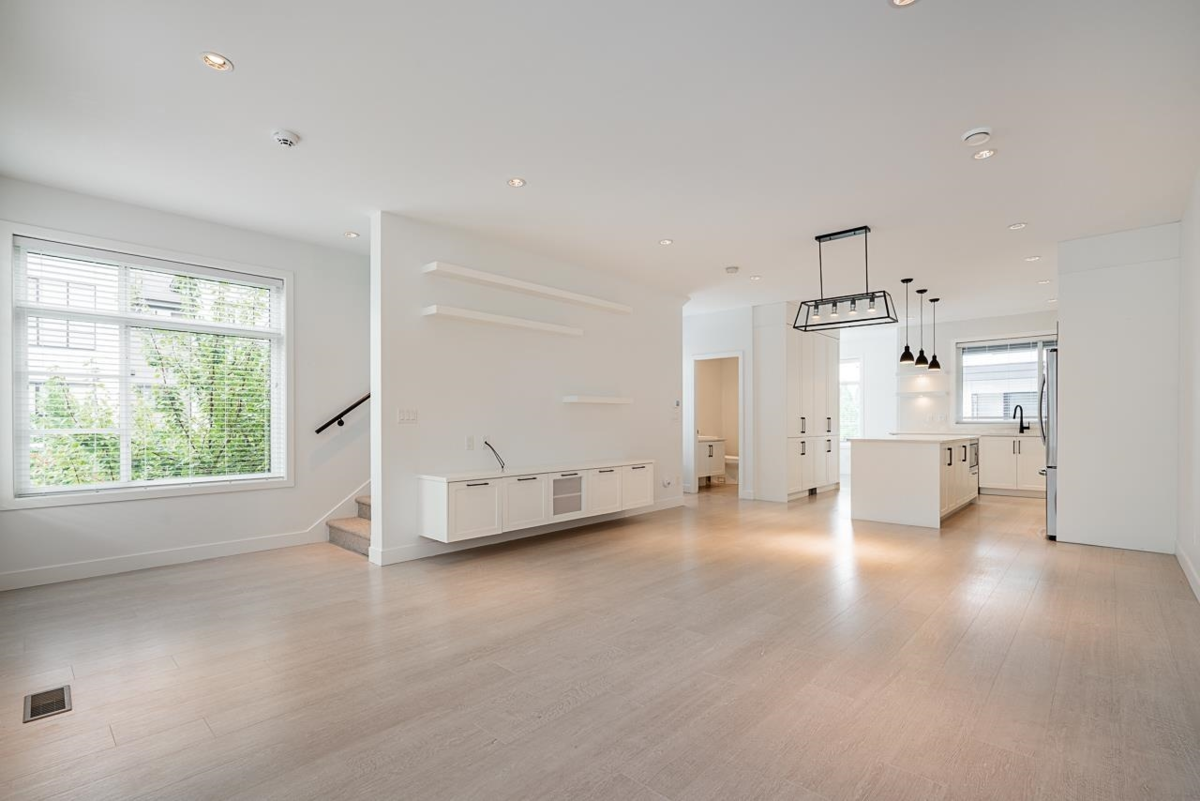 Primary Bathroom Photo of 9 7127 193a Street, Surrey, BC