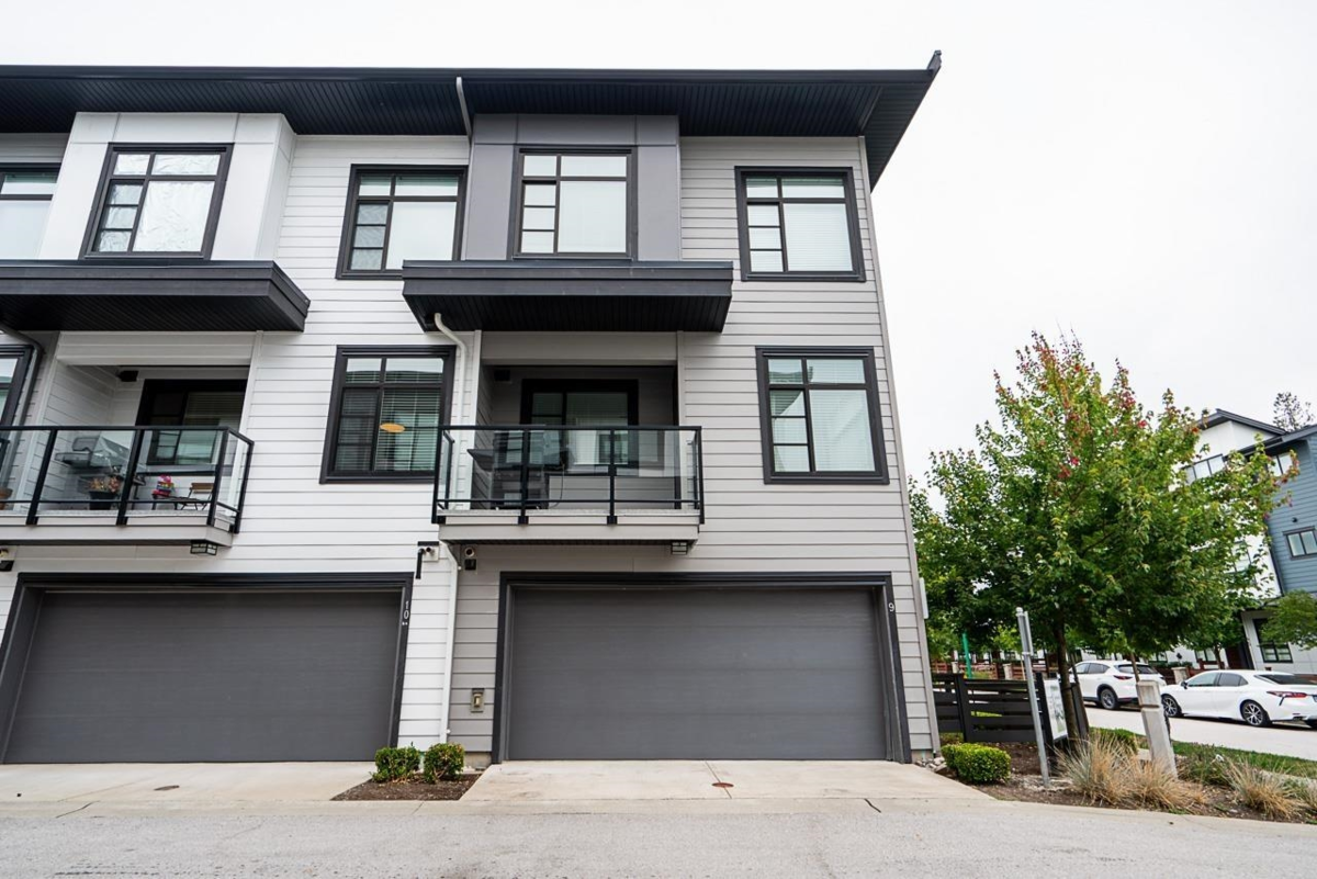 Swimming Pool Photo of 9 7127 193a Street, Surrey, BC